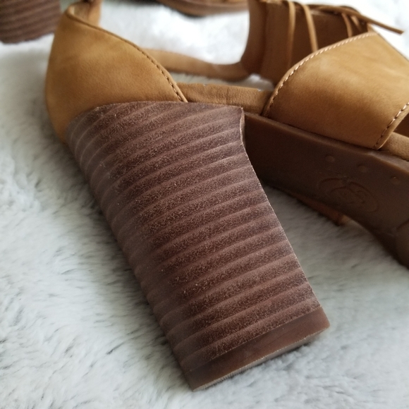 LUCKY BRAND Leesha Leather Fringe Strap Block Heel Sandal Brown Sugar Si… - Picture 9 of 12